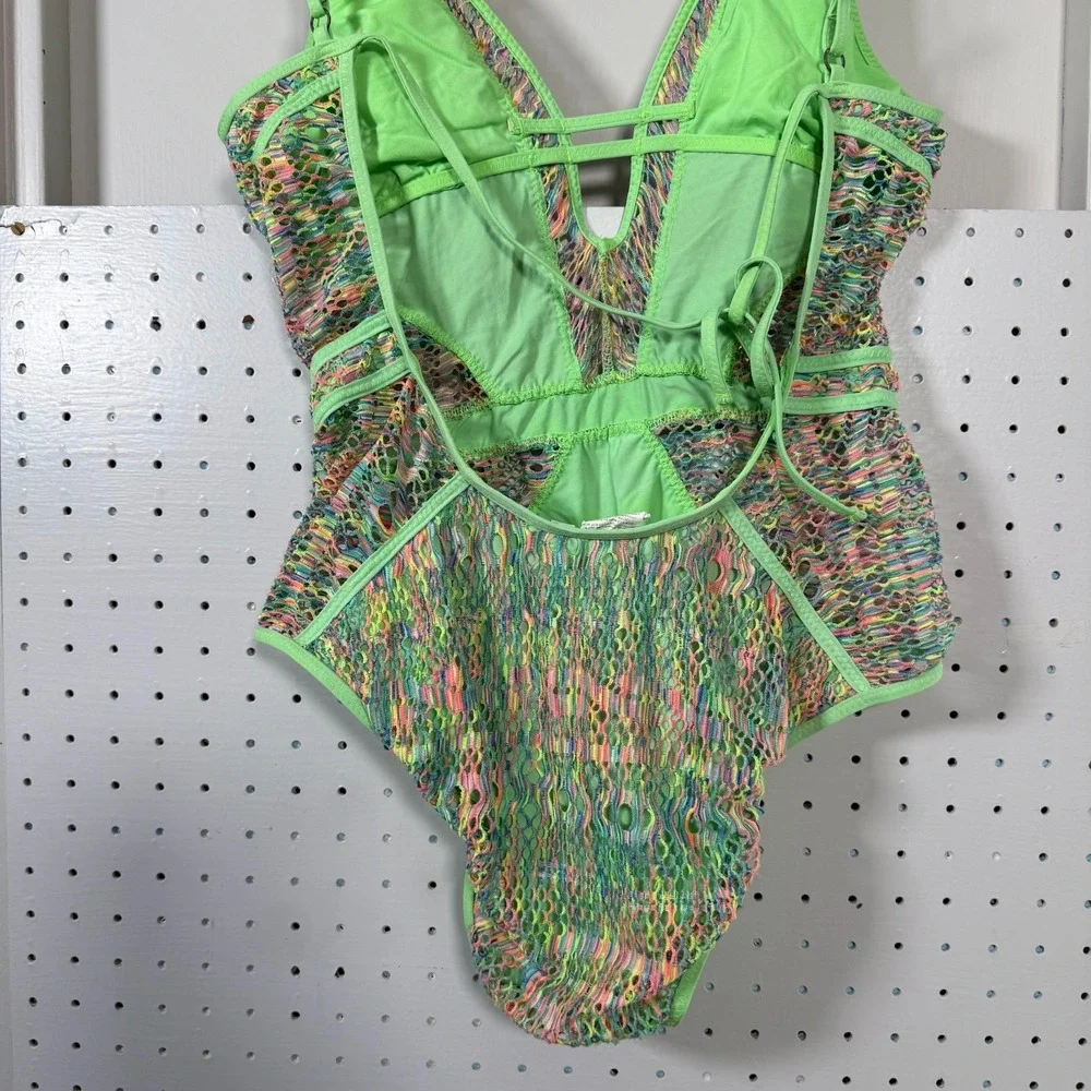 BECCA by Rebecca Virtue‎ Mosaic Crochet Plunge One-Piece Women's Green - Large